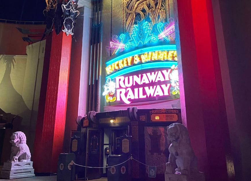 Ride: Mickey & Minnie's Runaway Railway